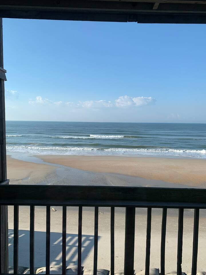 Low tide goes way out, and high tide comes way in, but with a tide clock on the wall in the living room, you are sure to enjoy both from the views of the balcony. 